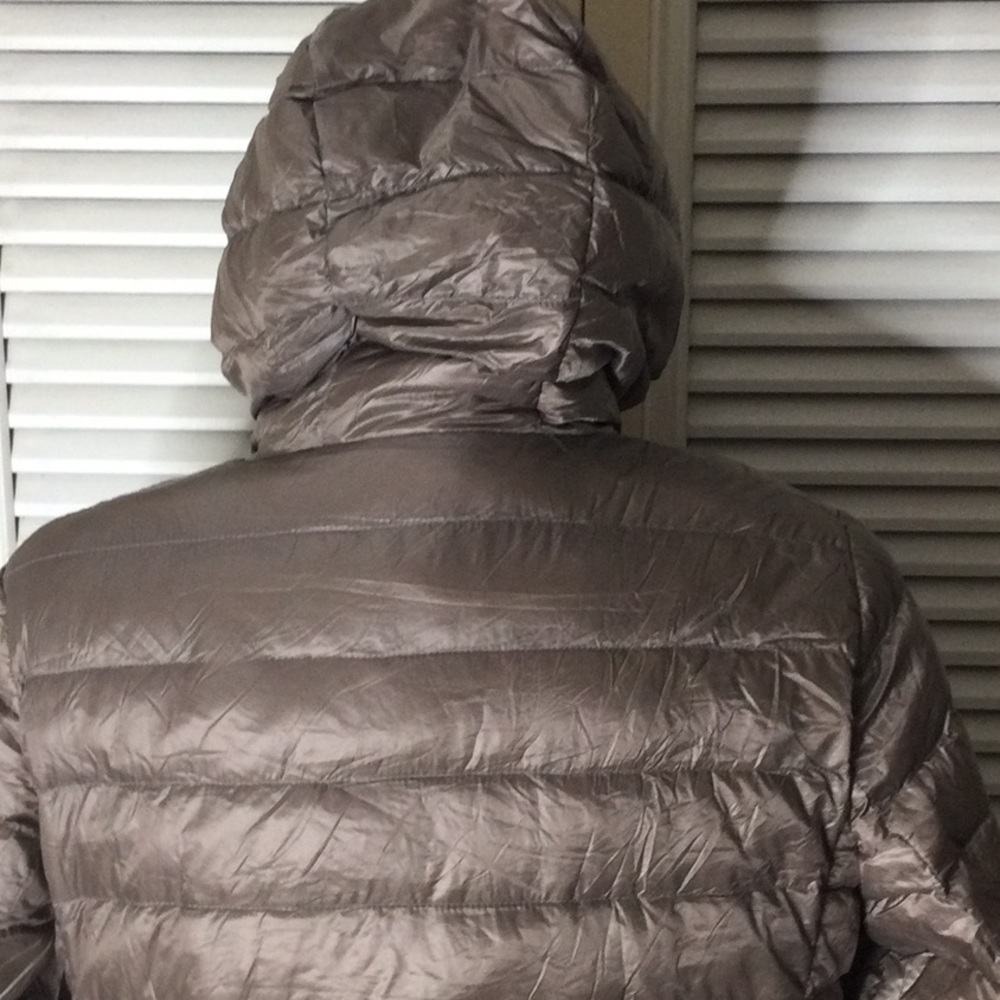 Light Weight Spring Jacket Size Med - image 8